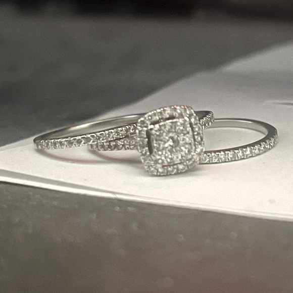 1CTTW 10K White Gold And Diamond Wedding Ring Set (3). - Picture 1 of 5